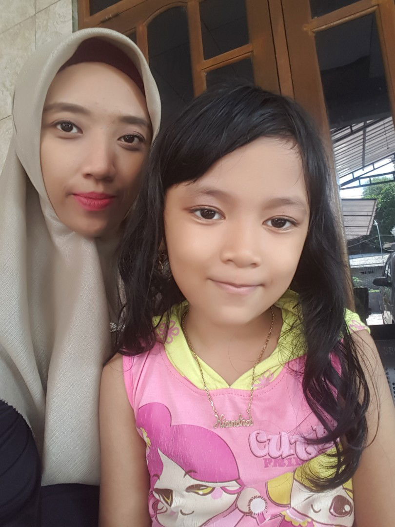 Hennywardhani profile icon