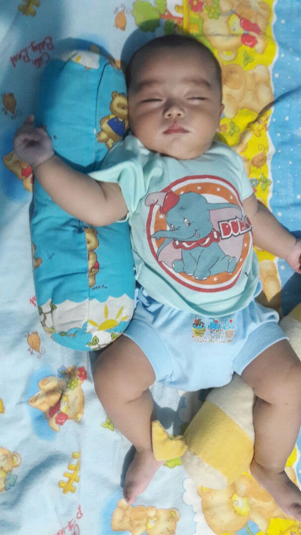 bayi umur 3 bulan 26 hari ngerti makanan