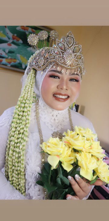 latifa nurandira profile icon