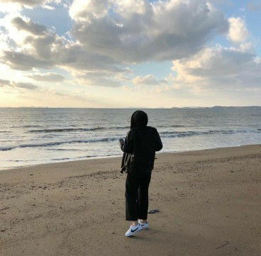 Titin Febriani profile icon