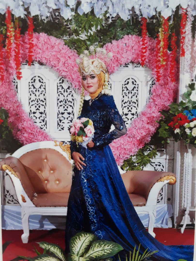 dewi setiyani profile icon