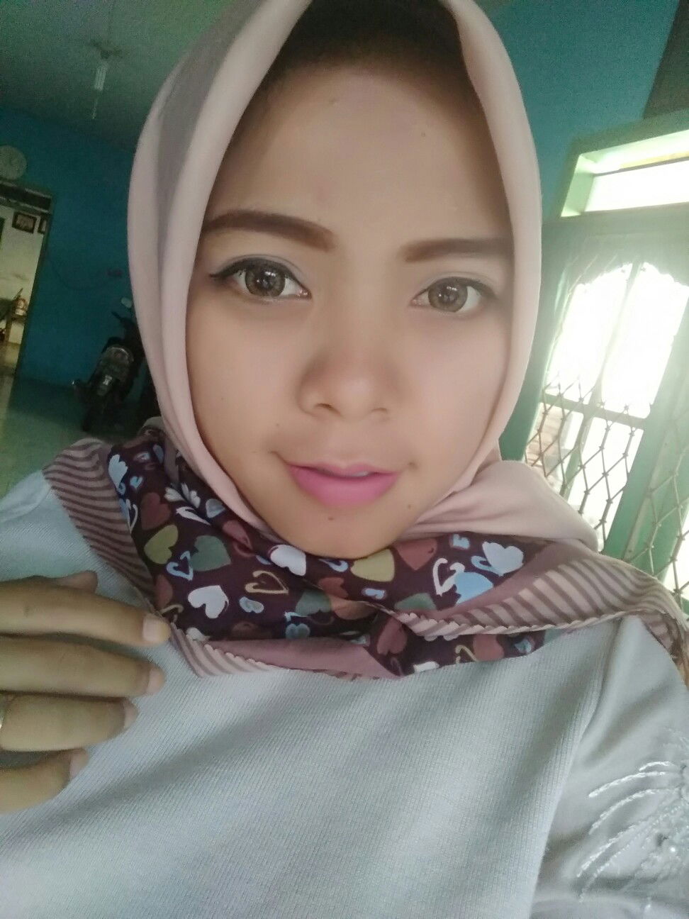 Dewi Nur Aini profile icon