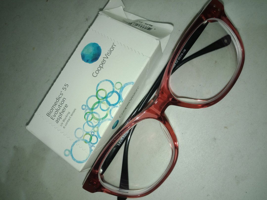 pake kacamata dan softlens