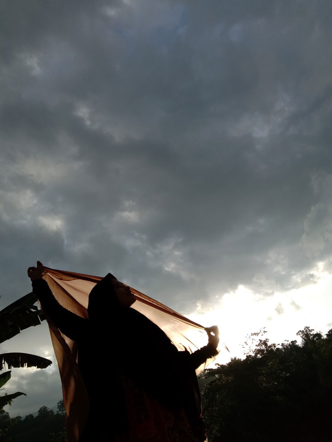 tiyan Sari profile icon