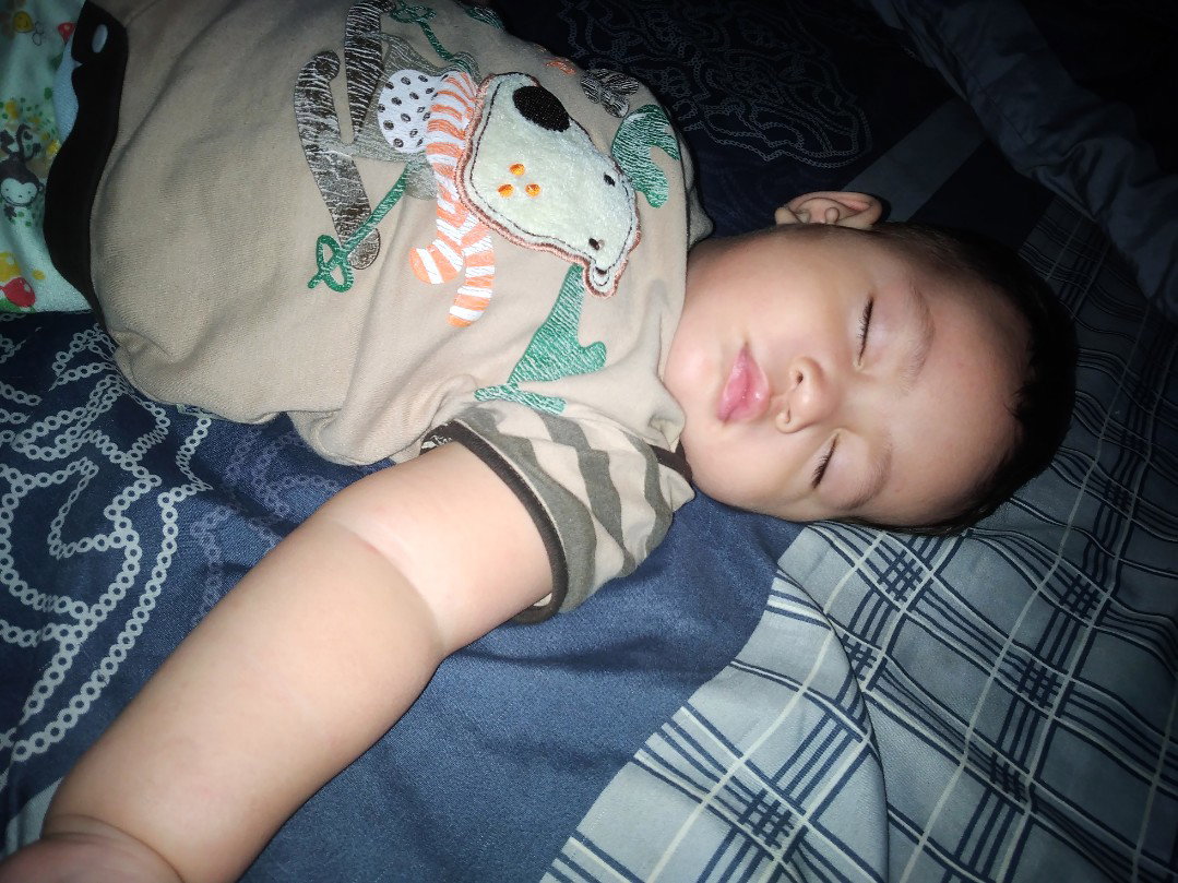 bayi tumbuh gigi