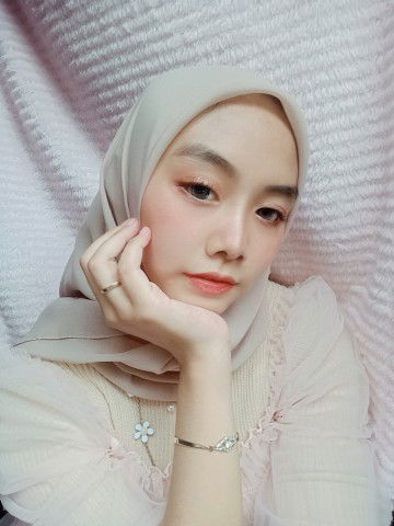 NinaNur Fazri profile icon