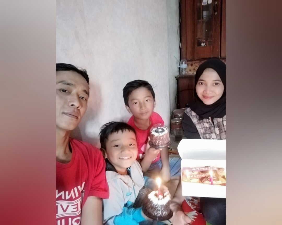 Dewi Risty profile icon