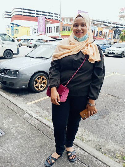 nur anishah ain profile icon