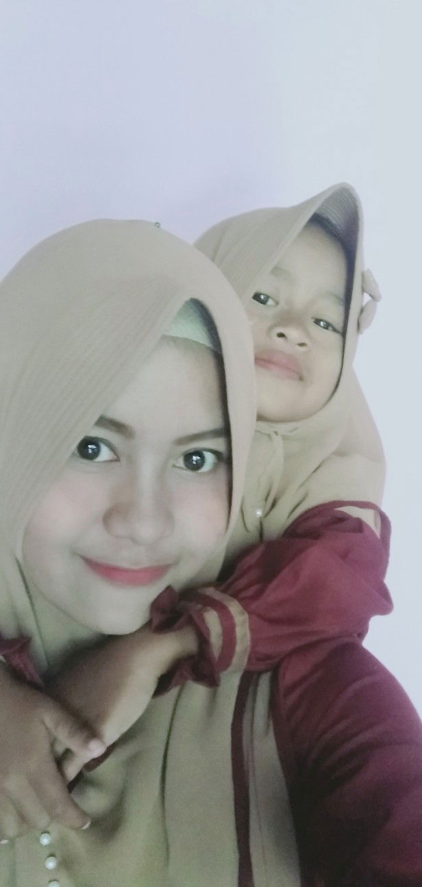 latif suci nihayati profile icon