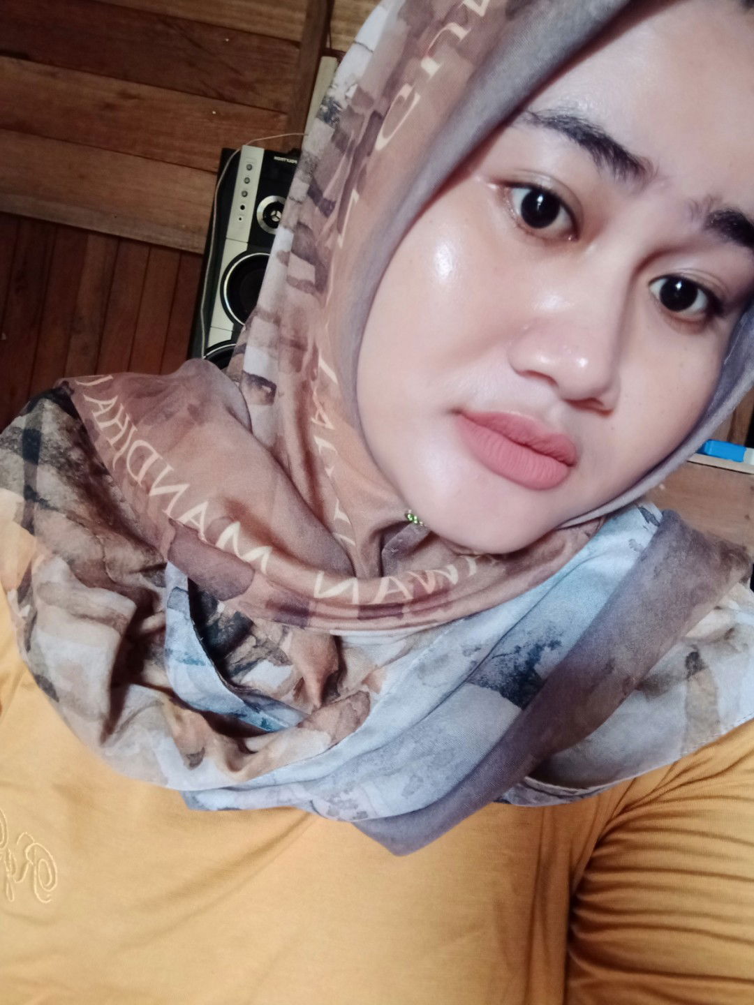 Rara Ahmadi profile icon