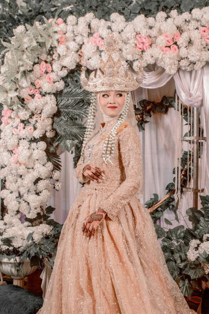 Tia Anggraini profile icon