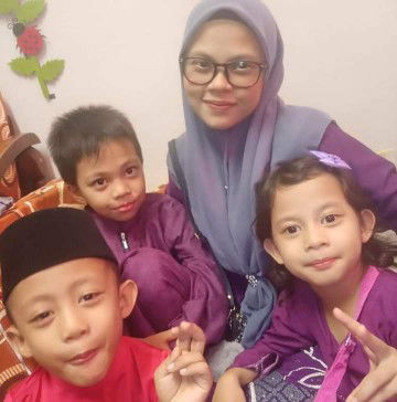 Nur Amira profile icon