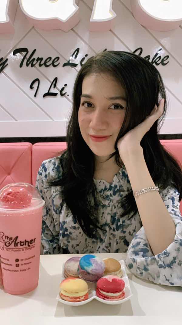 Vina Apriana profile icon