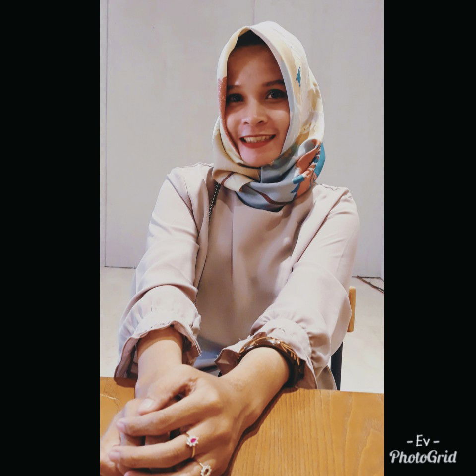 Evi Nurhidayati profile icon