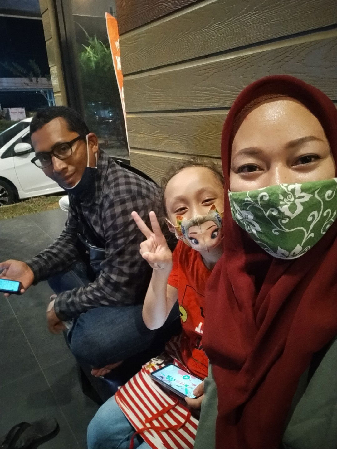 Mak Long Umi profile icon