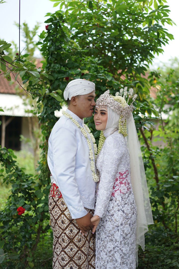 rini setyoningrum profile icon