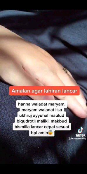 Devi Apriani profile icon