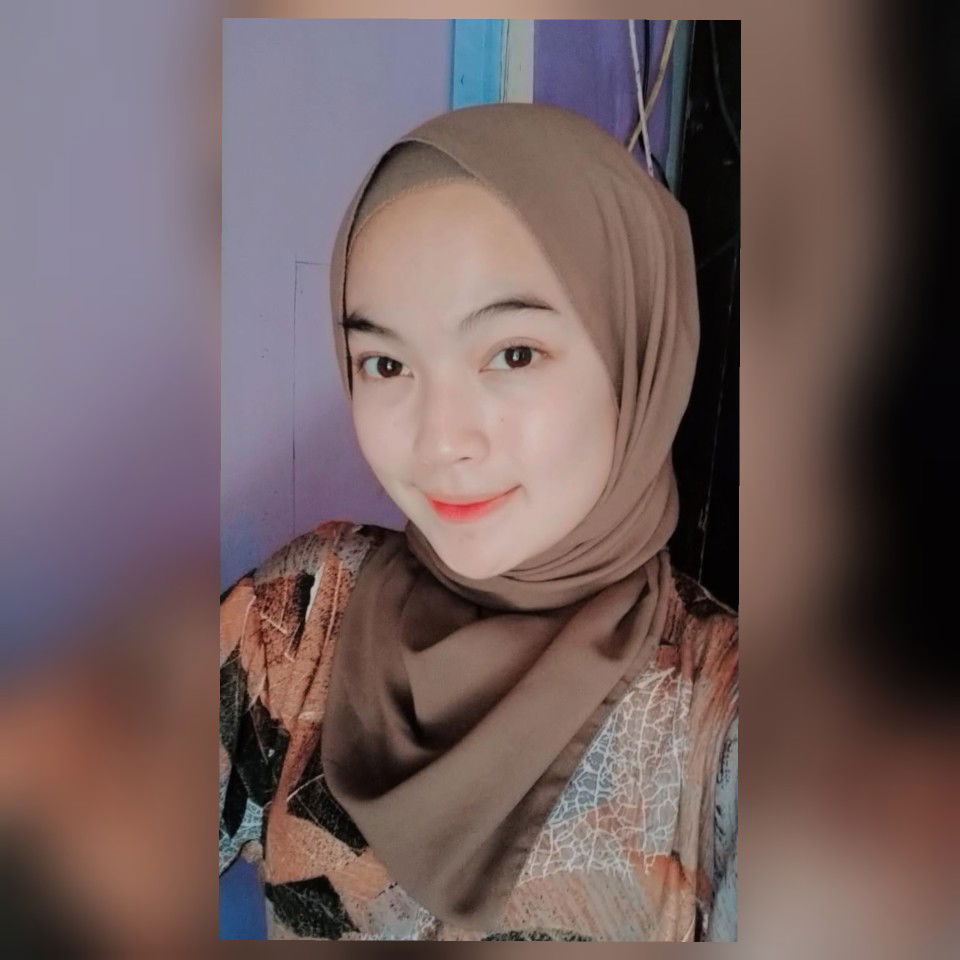 Putri Nur Intan profile icon