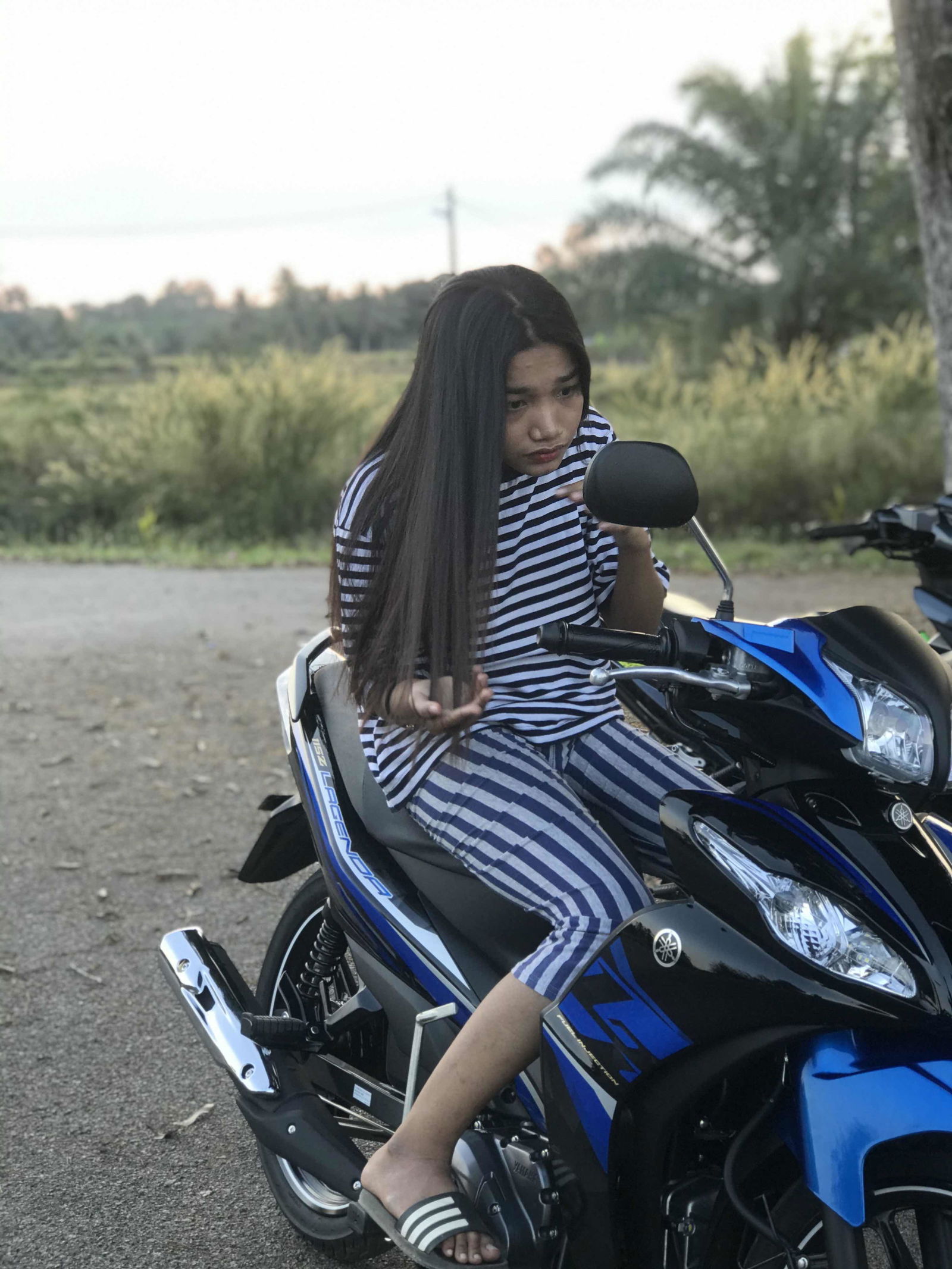 dhirahramli profile icon