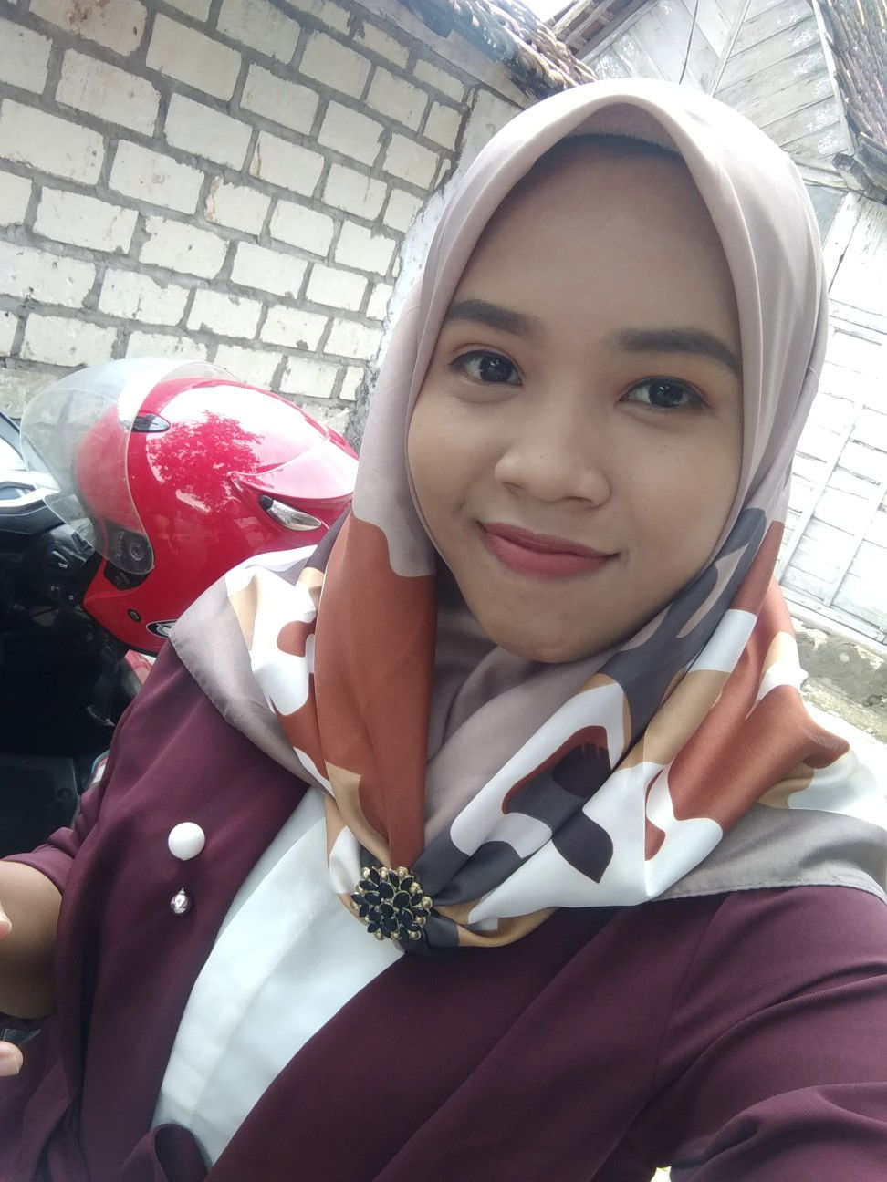 Lia Wahyu profile icon