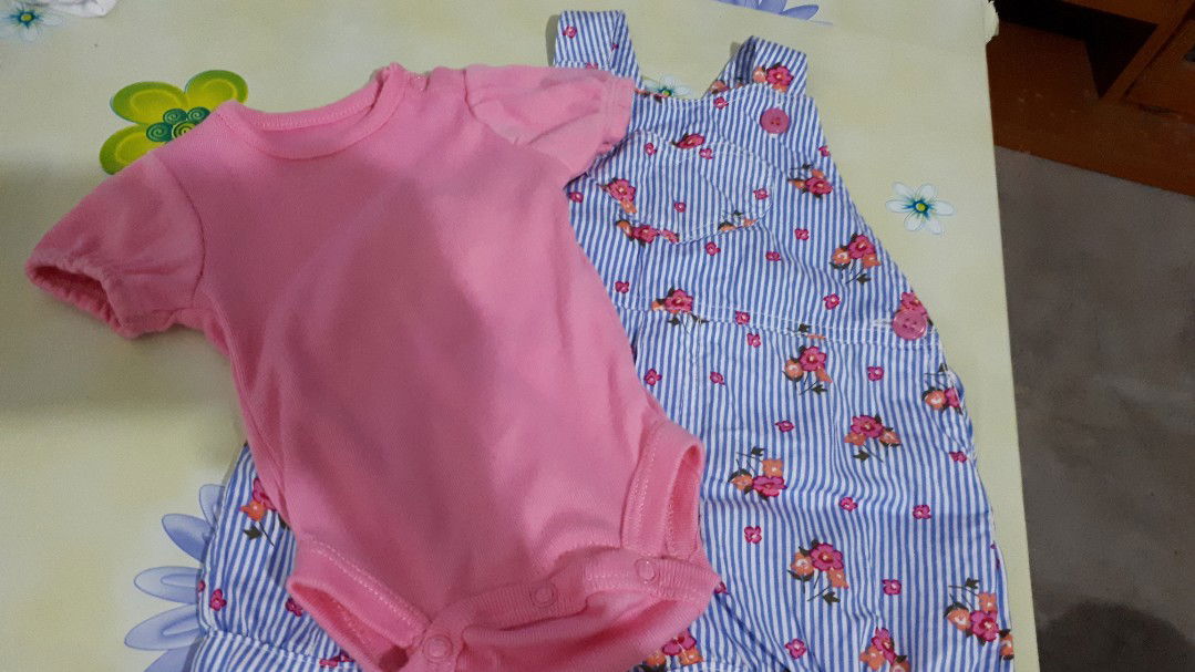 Pre-loved clothes for baby girl