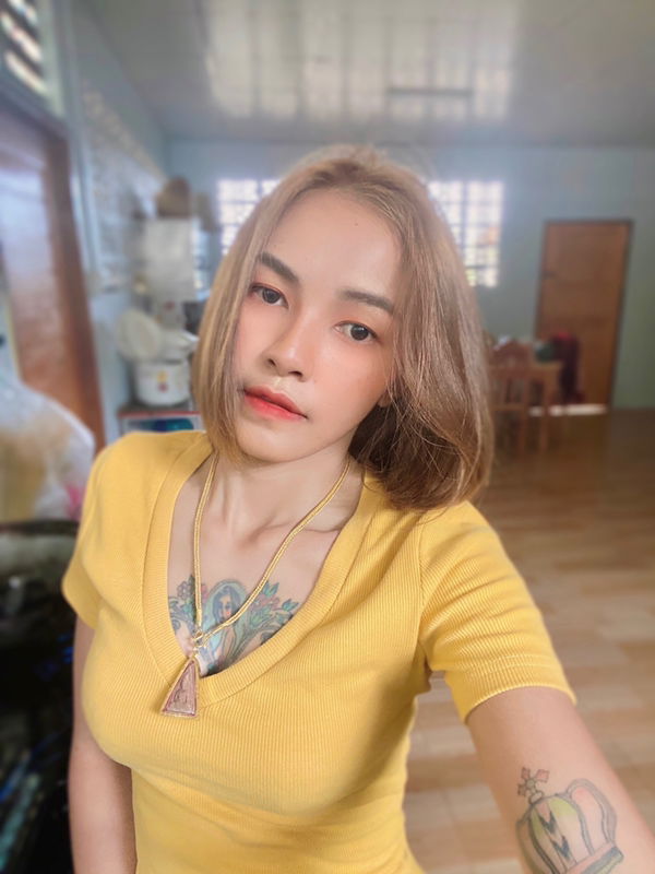 L A L I T A E i E i profile icon