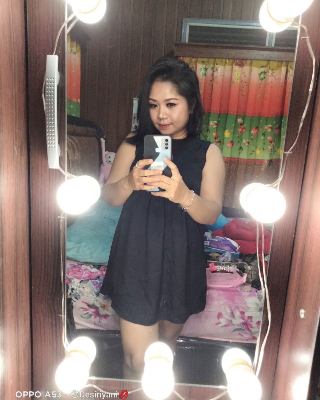 Desy Riani profile icon