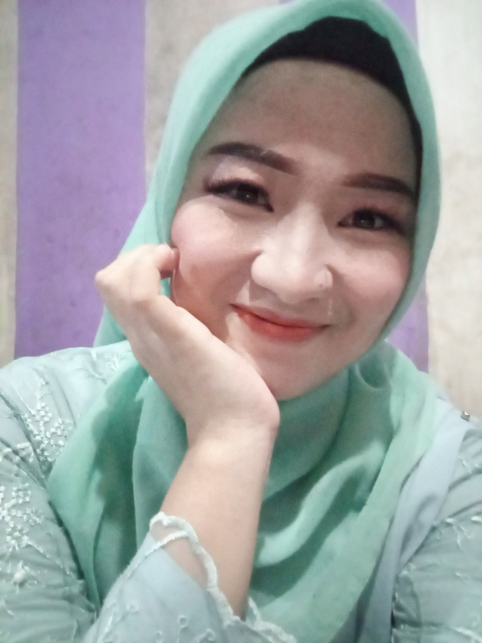 Nadia Azahra profile icon