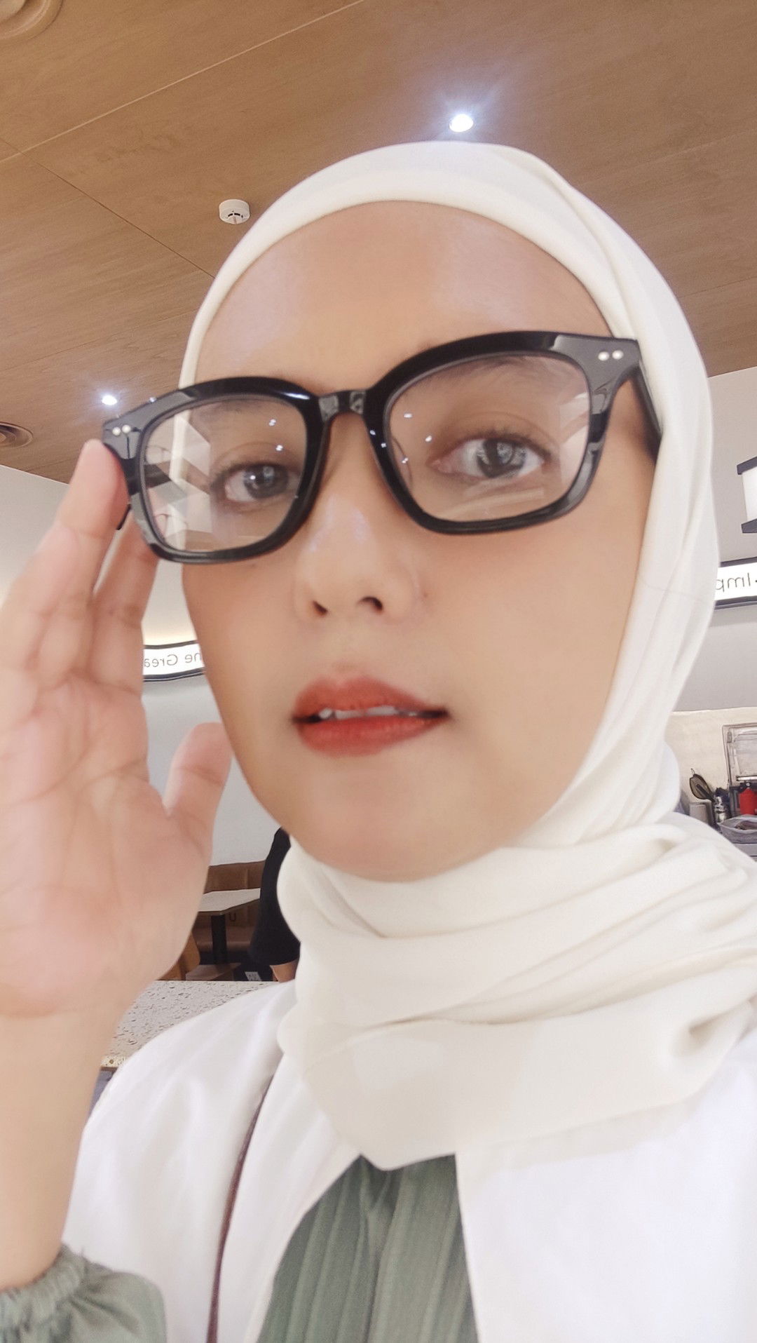 Titin Sutinah profile icon