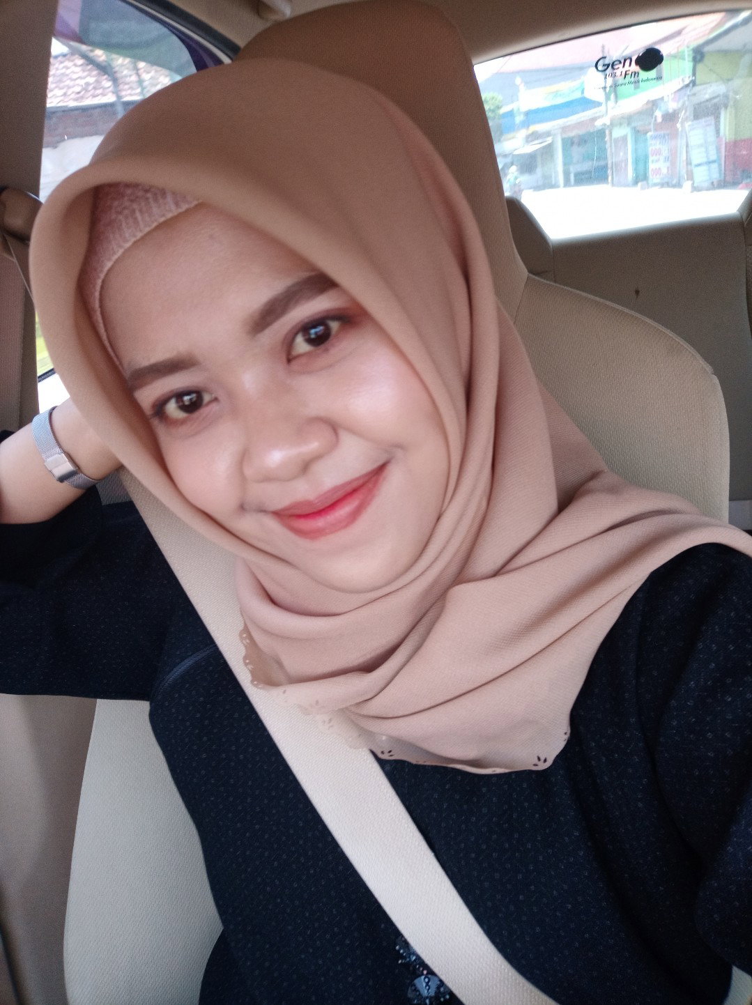 dhiyah profile icon
