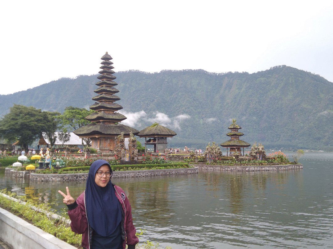 Dewi Marini profile icon