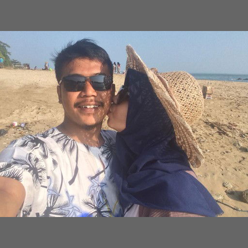 Anisa Yunov profile icon