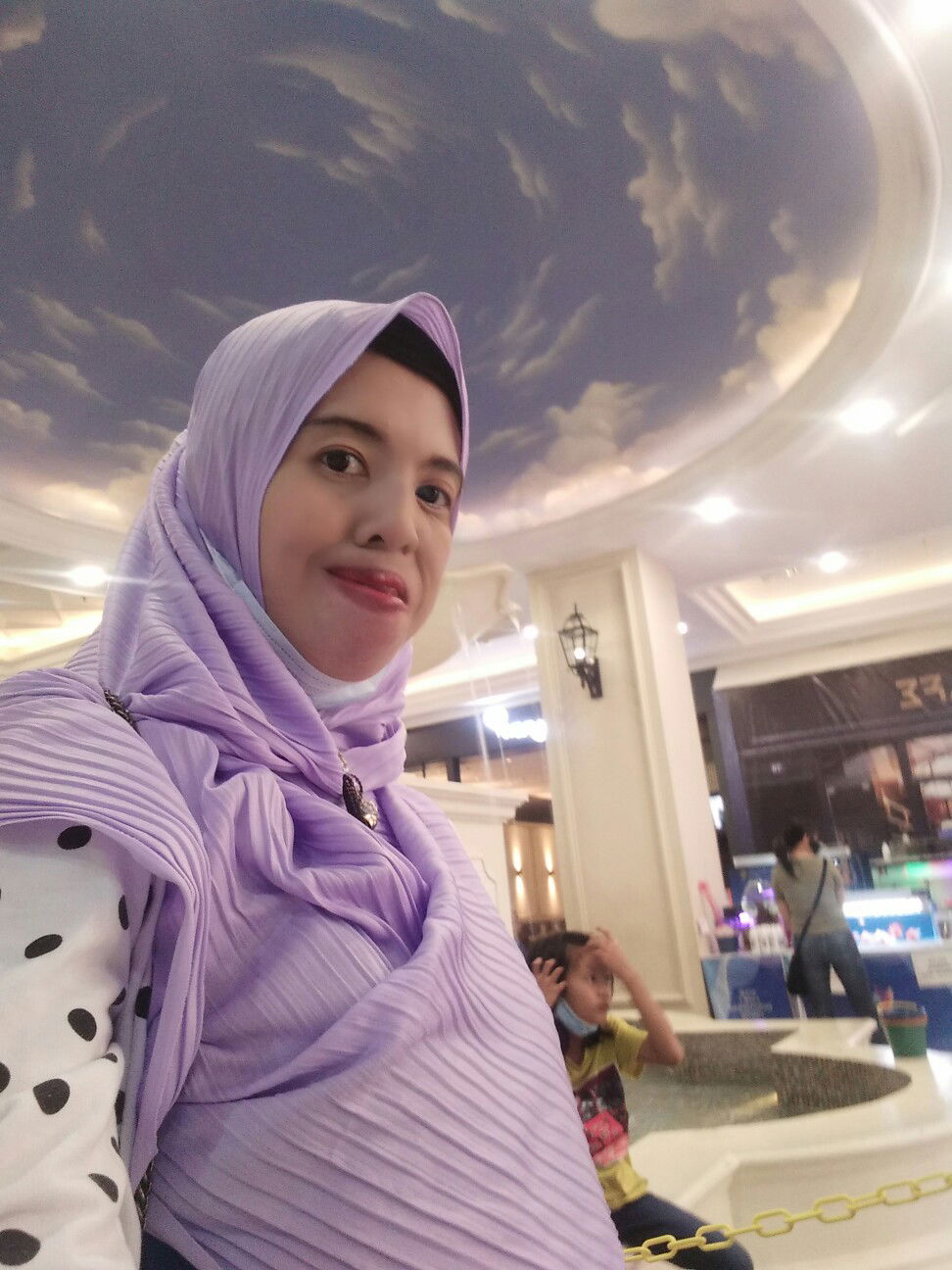 tri idayani profile icon