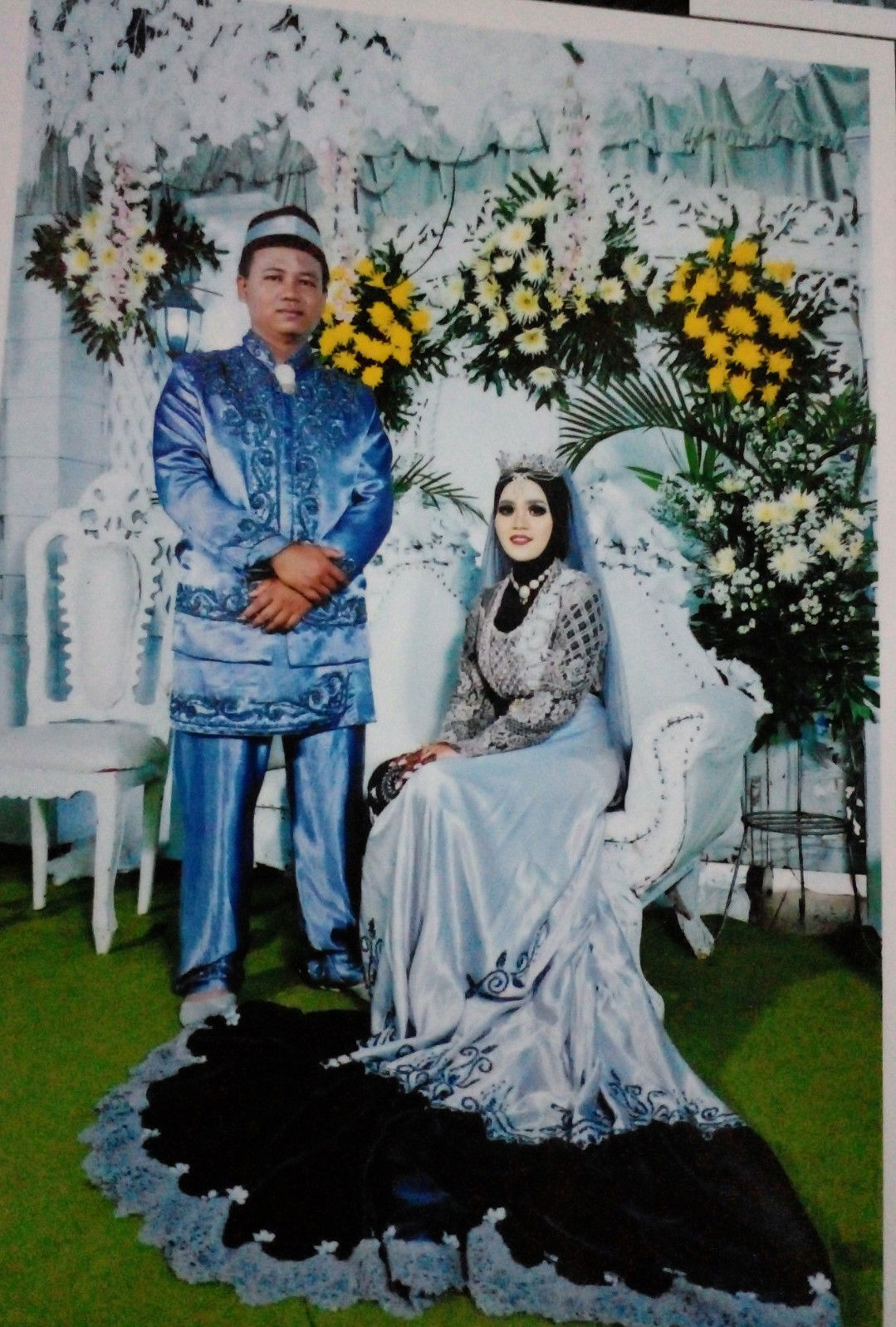 Novia Apriani profile icon