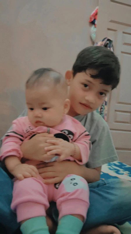 Puji Estri Rahayu profile icon