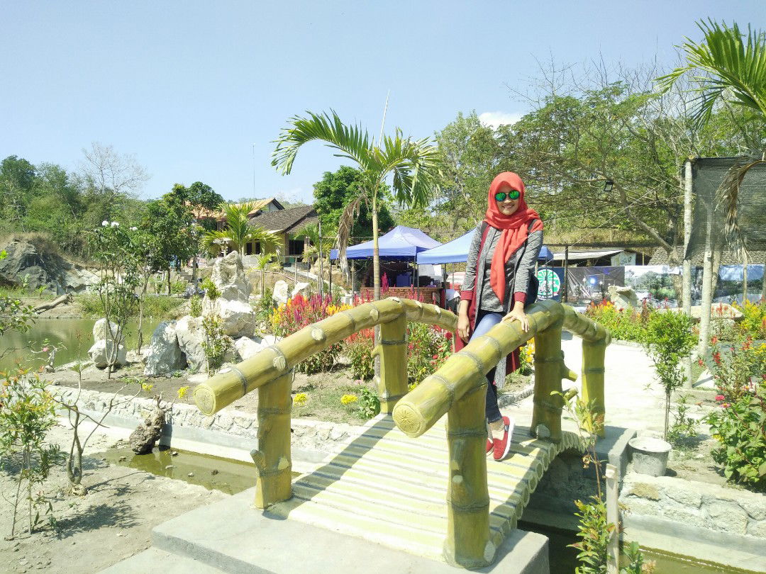 intan widyaningsih profile icon