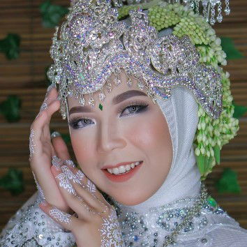 Seni Resta profile icon