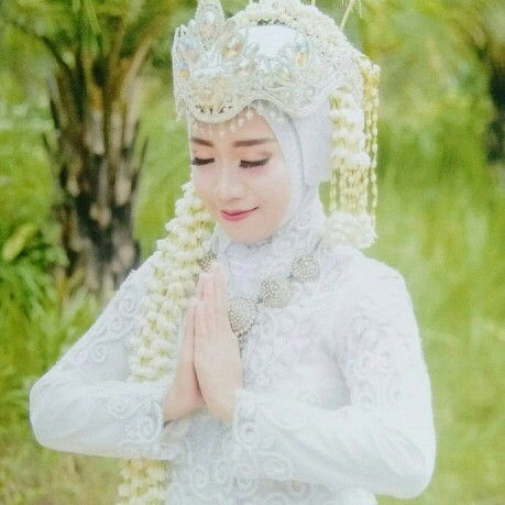 Ratih Devi L. profile icon