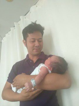 suami pulang larut di bayi yang ngambek