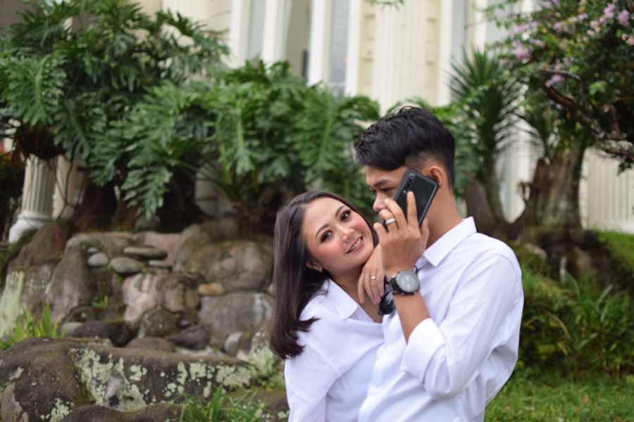 via nur octaviani profile icon