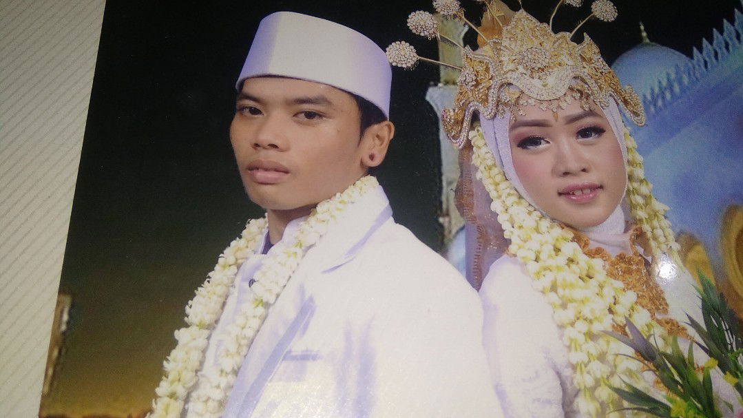 putri wahyuni profile icon