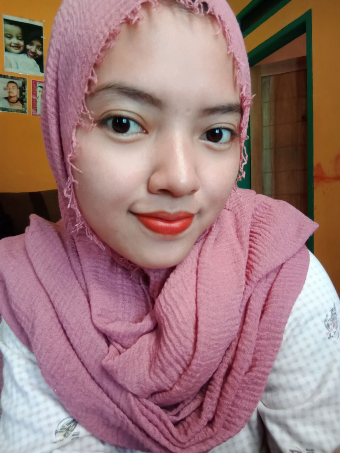 Sri Haryati profile icon