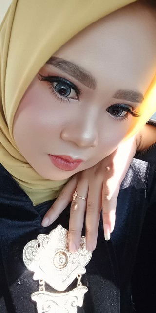 Novia Wardani profile icon