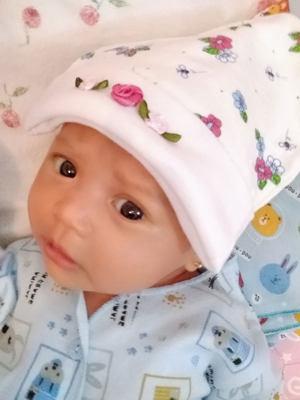 gak mau pakai topi ?