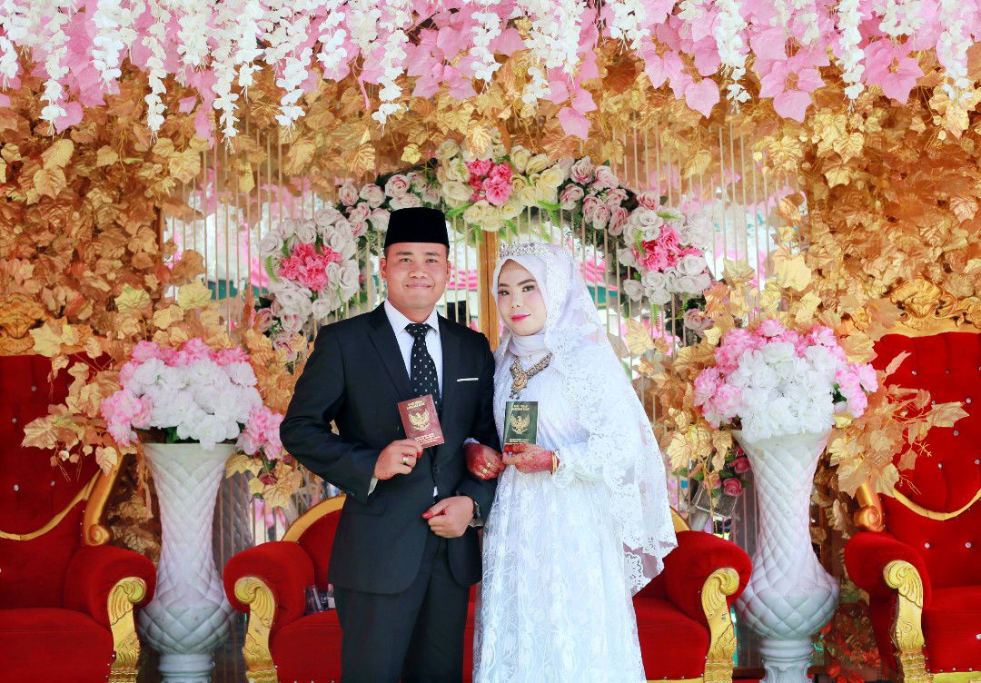 apt. Cahaya Wati, S.Farm profile icon