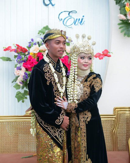 Evi Lestari profile icon