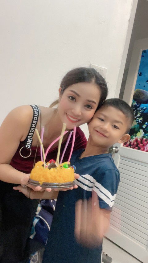 เอ็มมี่ profile icon