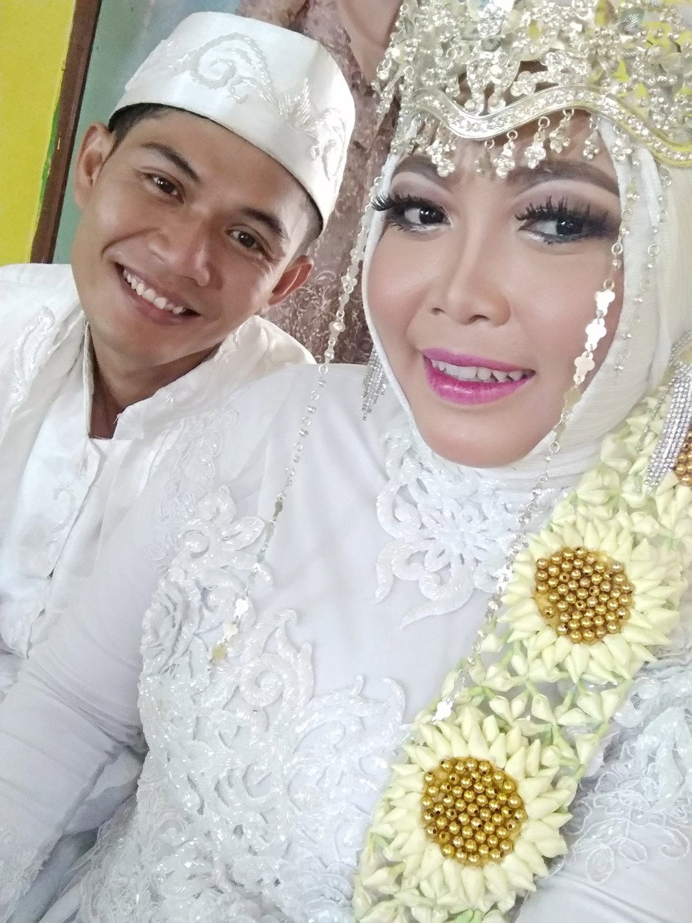 indah lestari profile icon