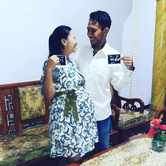 yulius ratna profile icon