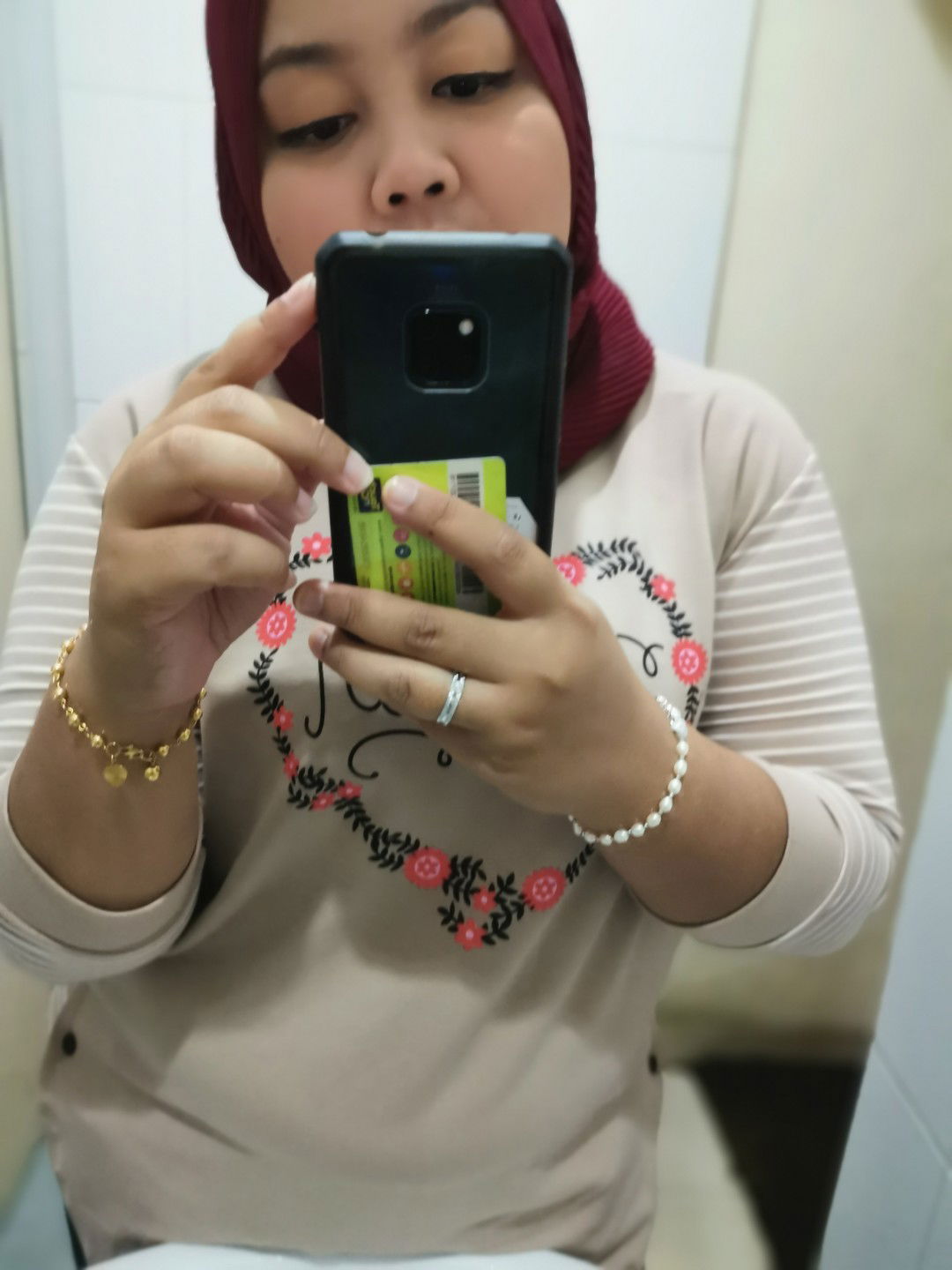 atiqah azizan profile icon